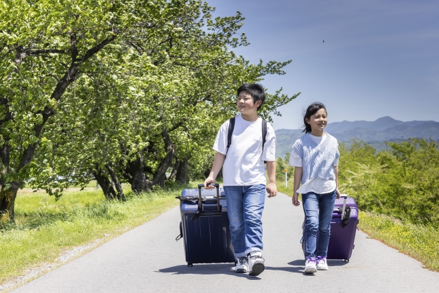 夏の長期休暇、孫の預け先は祖父母がベスト？何歳からOK？適切な滞在期間＆お礼のポイント！子どもの拒否感は？